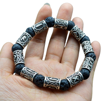 Bracelet runique viking en pierre de lave