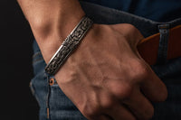 Pulseira viking feita à mão em estanho ou bronze