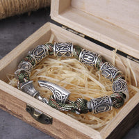 Pulsera de hacha vikinga con runas 