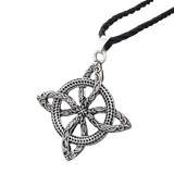 Colgante amuleto Yelmo de Awe en plata y oro