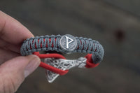 Bracelet paracorde gris avec hache viking et rune Wunjo