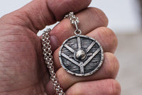 Pendentif viking du bouclier de Lagertha  en argent ou or artisanale