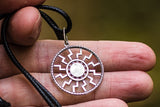 Pendentif viking soleil noir artisanale fait main expert joaillerie