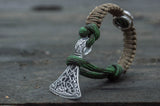 Pulsera paracord coyote con hacha vikinga y runa Uruz