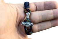 Pulsera artesanal Martillo de Thor en plata y paracord multicolor