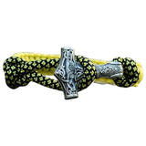 Pulseira artesanal martelo de Thor amarelo prateado paracord
