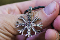 Pendentif symbole d'Aegishjalmur ou Helm of Awe argent ou or