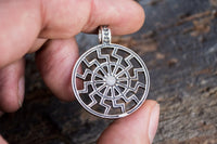 Pendentif collier viking soleil noir fabrication artisans argent ou or