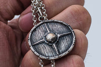 Pendentif guerrier viking artisanale forme bouclier en argent ou or